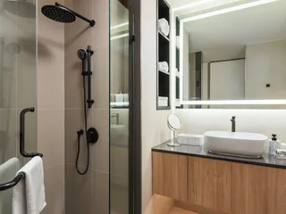 Кондоминиум с бассейном, видом на горы и сад, 700 метров до пляжа Банг Тао, Пхукет, Таиланд