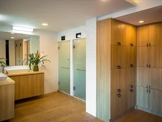 Резиденция с тремя бассейнами и террасой на крыше в центре Паттайи, Таиланд