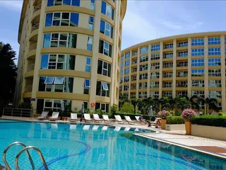 Элитная резиденция с бассейнами и рестораном в самом центре Паттайи, Таиланд