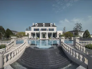 Комплекс вилл с бассейном и парком рядом с аэропортом, Бангкок, Таиланд