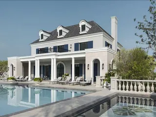 Комплекс вилл с бассейном и парком рядом с аэропортом, Бангкок, Таиланд