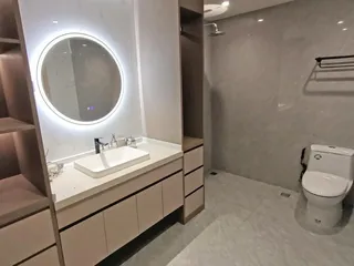 Новый жилой комплекс квартир с личными бассейнами на первой линии от пляжа в Чалонге, Пхукет, Таиланд