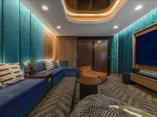 Высотная резиденция с бассейном и зонами отдыха в фешенебельном районе Бангкока, Таиланд