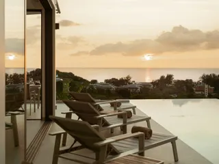 Эксклюзивный жилой комплекс вилл с бассейнами и видом на море в пешей доступности от пляжа Най Тон, Пхукет, Таиланд