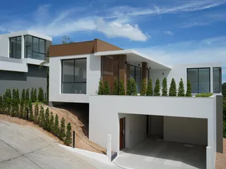 Виллы с бассейнами, террасами и садами, в окружении зелёных участков, Бопхут, Самуи, Таиланд