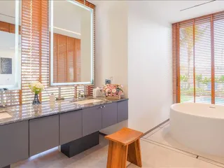 Комплекс вилл с бассейнами и садами, Пхукет, Таиланд