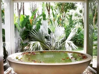 Новый комплекс вилл с бассейнами и садами рядом с пляжем и гаванью, Пхукет, Таиланд