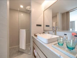 Резиденция с бассейном, ресторанами и банкетным залом в 400 метрах от пляжа Раваи, Пхукет, Таиланд