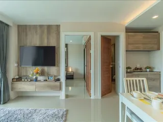 Новая резиденция с бассейнами и садами в 250 метрах от побережья, в 10 минутах ходьбы от международной школы, Пхукет, Таиланд