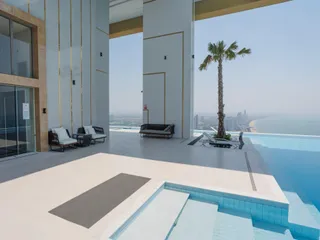 Новая высотная резиденция класса люкс на первой линии у моря, в престижном районе Джомтьен, Паттайя, Таиланд