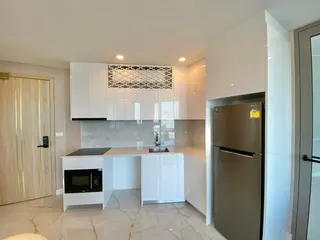 Новая высотная резиденция класса люкс на первой линии у моря, в престижном районе Джомтьен, Паттайя, Таиланд