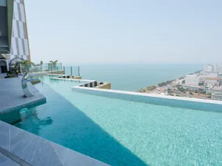 Новая высотная резиденция класса люкс на первой линии у моря, в престижном районе Джомтьен, Паттайя, Таиланд