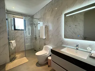 Комплекс вилл с бассейном, парком и озером рядом с пляжем и яхт-клубом, Паттайя, Таиланд