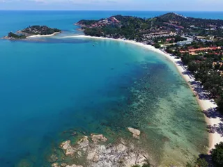 Вилла с бассейном и садом в 4 минутах ходьбы от пляжа Чонг Мон, Самуи, Таиланд