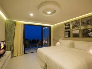 Вилла с бассейном и видом на океан в закрытой резиденции с теннисным кортом, в 4 минутах ходьбы от пляжа Чонг Мон, Самуи, Таиланд