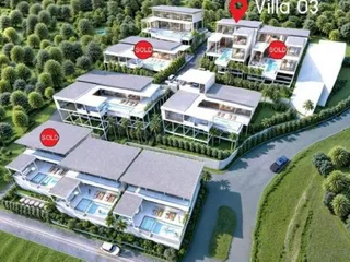 Комплекс вилл с бассейнами и видом на море рядом с пляжем, Самуи, Таиланд