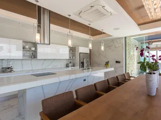 Изысканная вилла с бассейном, кинозалом, СПА на берегу океана, Самуи, Таиланд