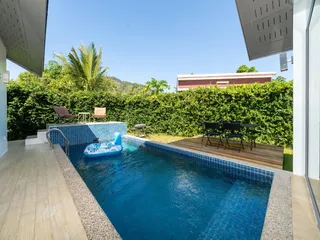 Новый жилой комплекс вилл с бассейнами и парковками в Таланге, Пхукет, Таиланд