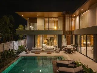 Комплекс вилл с бассейнами в удобном районе Пхукета, Таиланд