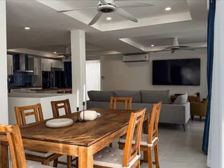 Трехэтажная меблированная вилла с бассейном и видом на море, Чавенг, Самуи, Таиланд