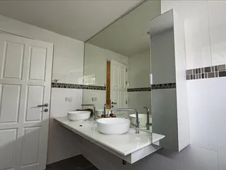 Трехэтажная меблированная вилла с бассейном и видом на море, Чавенг, Самуи, Таиланд