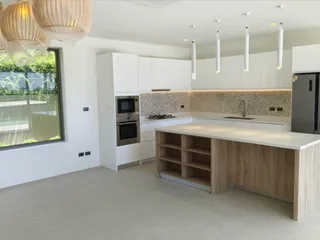 Вилла с бассейном и большой террасой в 300 метрах от пляжа Банг По, Самуи, Таиланд