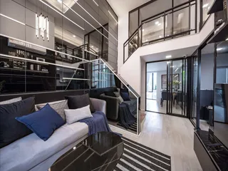 Новый высотный жилой комплекс с бассейнами и спа в центральном деловом районе Бангкока, Таиланд