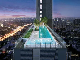 Новый высотный жилой комплекс с бассейнами и спа в центральном деловом районе Бангкока, Таиланд