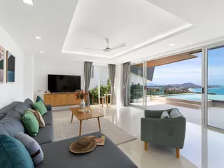 Двухэтажная меблированная вилла с панорамным видом на море недалеко от пляжа Чавенг, Самуи, Таиланд