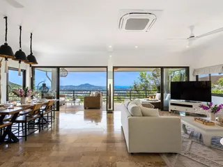 Трехэтажная вилла с бассейном и отдельной студией, Самуи, Таиланд