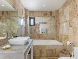 Трехэтажная вилла с бассейном и отдельной студией, Самуи, Таиланд