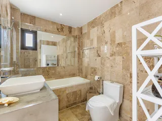 Трехэтажная вилла с бассейном и отдельной студией, Самуи, Таиланд