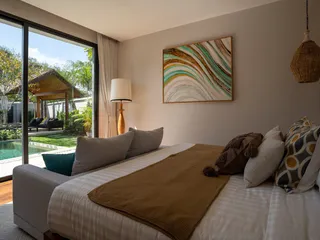 Современный комплекс тропических вилл с бассейнами в Пасаке, Пхукет, Таиланд