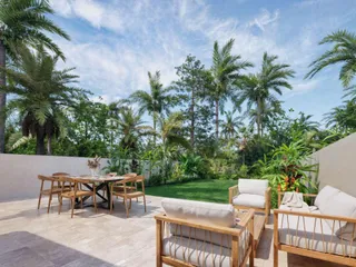 Новый комплекс вилл с бассейнами рядом с пляжем Чавенг, Самуи, Таиланд