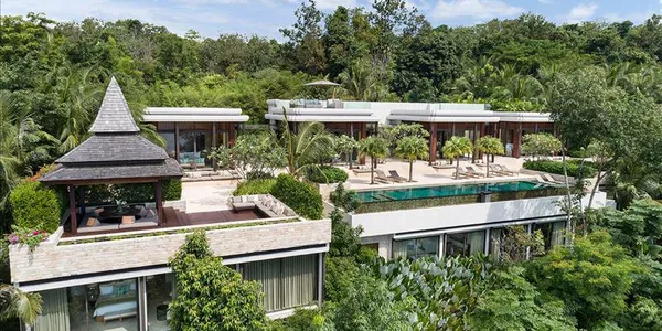 Трехэтажная вилла с бассейном и спа-зоной в резиденции с пляжем и полем для гольфа, Самуи, Таиланд