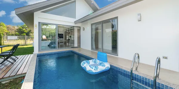 Новый жилой комплекс вилл с бассейнами и парковками в Таланге, Пхукет, Таиланд