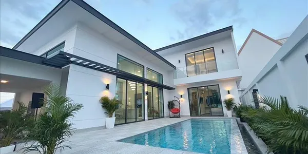 Новый комплекс вилл с бассейнами в престижном районе, рядом с международной школой, Паттайя, Таиланд