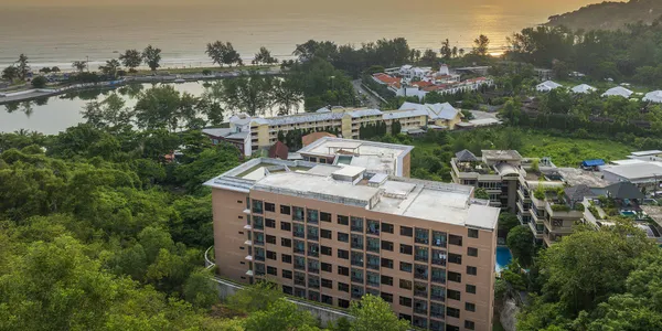 Великолепный жилой комплекс всего в нескольких шагах от пляжа Карон, Пхукет, Таиланд