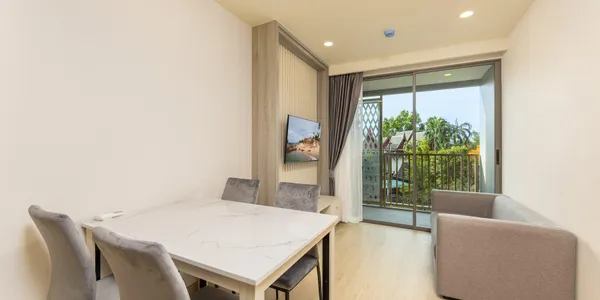 Готовая меблированная квартира в жилом комплексе с бассейнами рядом с пляжами, Пхукет, Таиланд