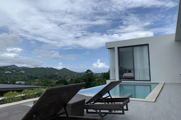 Виллы с бассейнами, террасами и садами, в окружении зелёных участков, Бопхут, Самуи, Таиланд